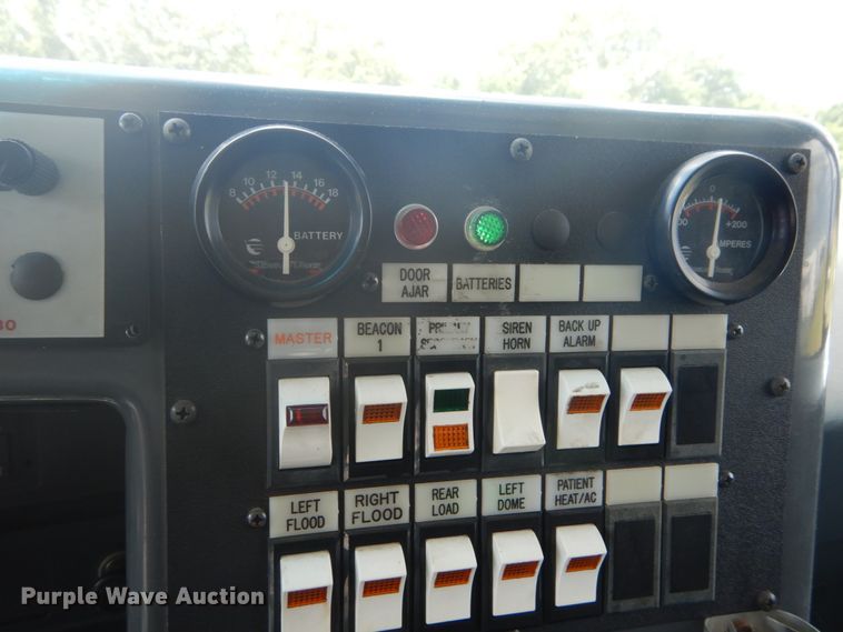 image for item DH5132 1990 Ford Econoline E350  ambulance