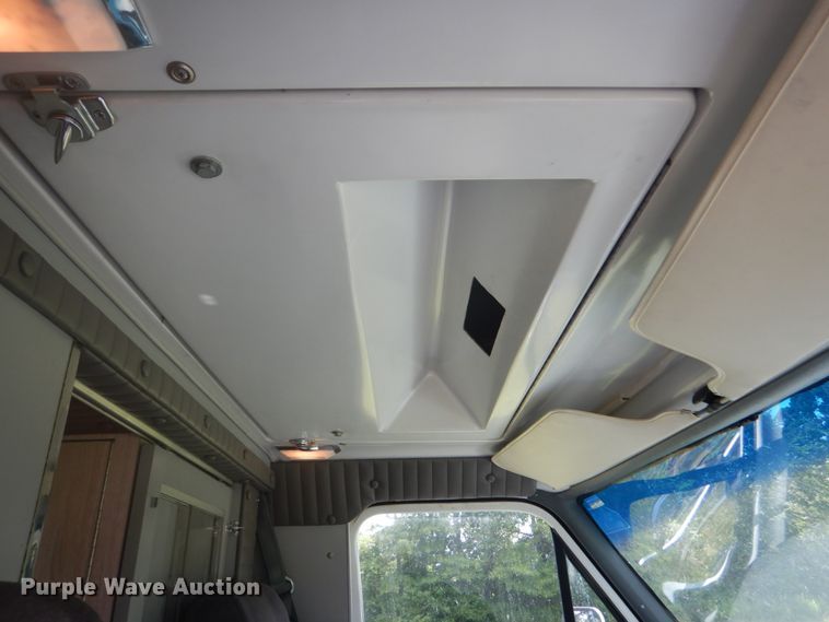 image for item DH5132 1990 Ford Econoline E350  ambulance