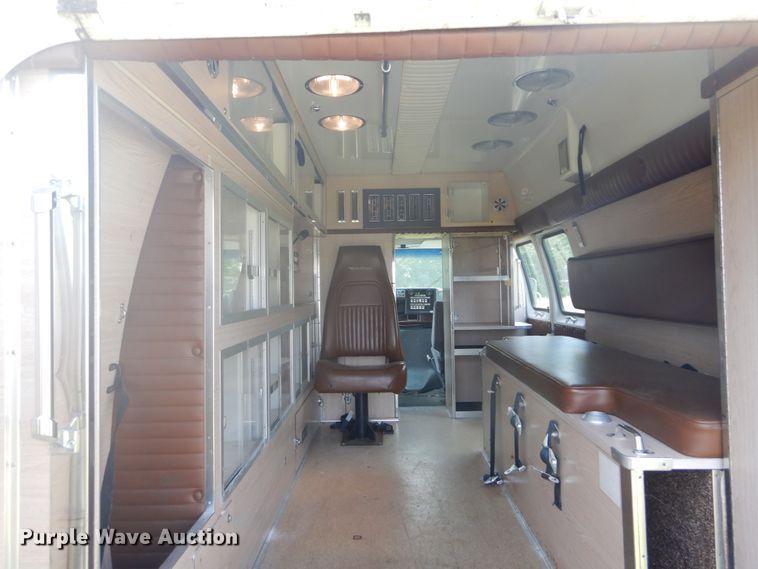 image for item DH5132 1990 Ford Econoline E350  ambulance