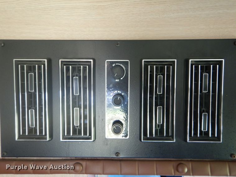 image for item DH5132 1990 Ford Econoline E350  ambulance