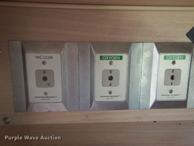 image for item DH5132 1990 Ford Econoline E350  ambulance