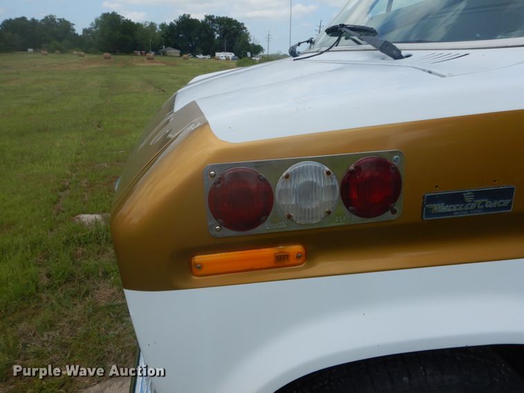 image for item DH5132 1990 Ford Econoline E350  ambulance