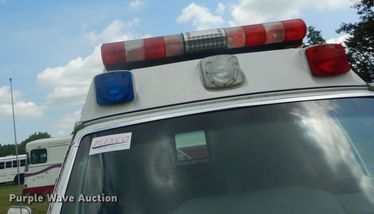 image for item DH5132 1990 Ford Econoline E350  ambulance