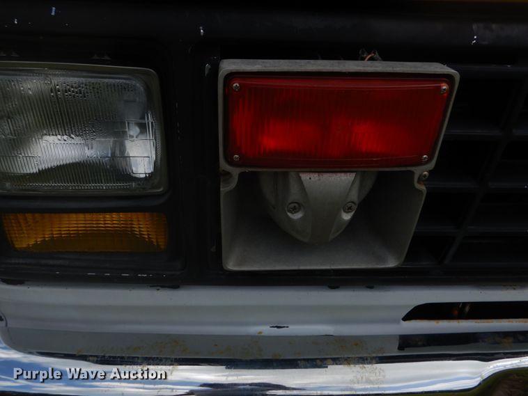 image for item DH5132 1990 Ford Econoline E350  ambulance