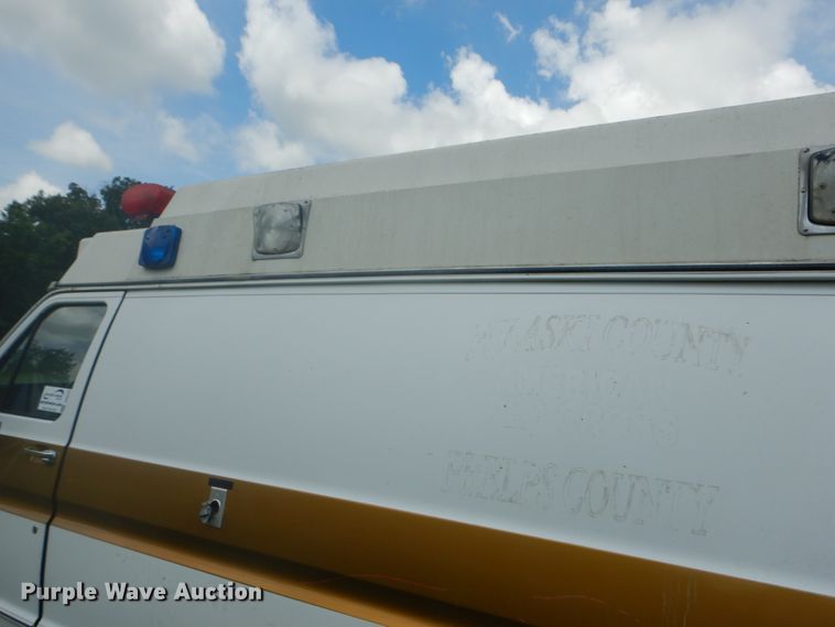 image for item DH5132 1990 Ford Econoline E350  ambulance