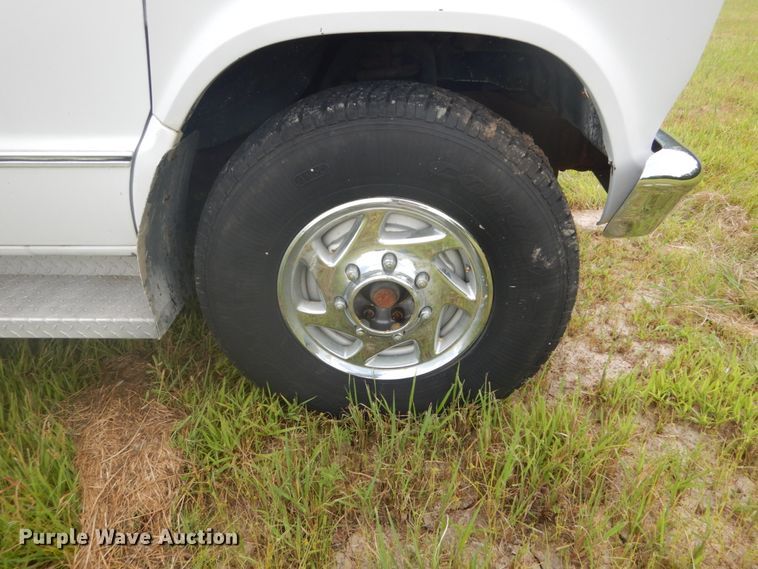 image for item DH5132 1990 Ford Econoline E350  ambulance