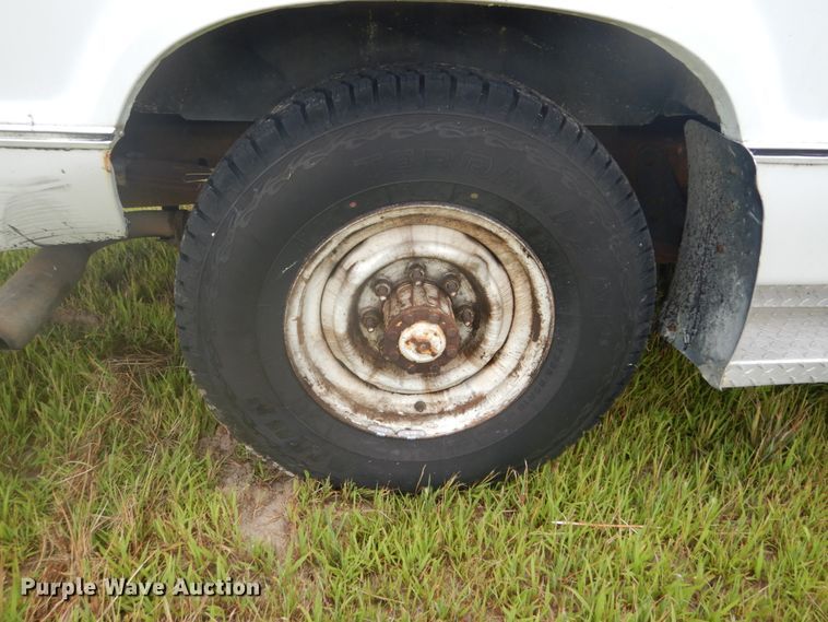 image for item DH5132 1990 Ford Econoline E350  ambulance