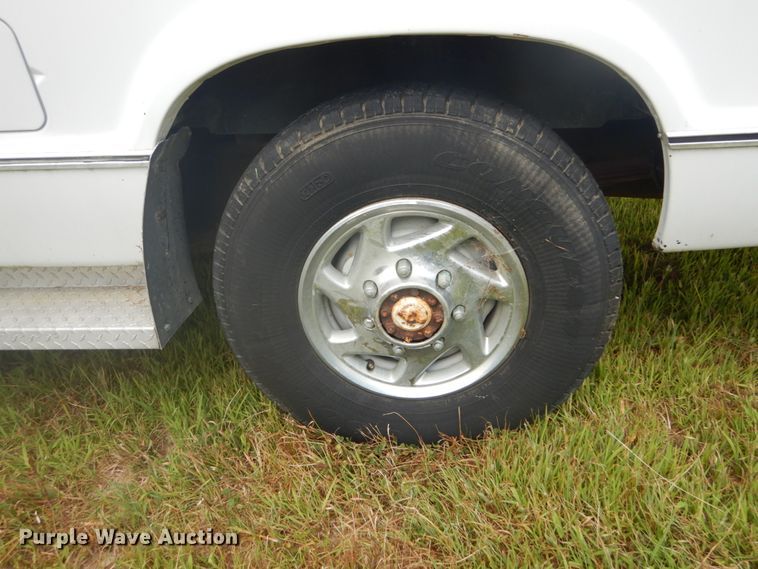 image for item DH5132 1990 Ford Econoline E350  ambulance