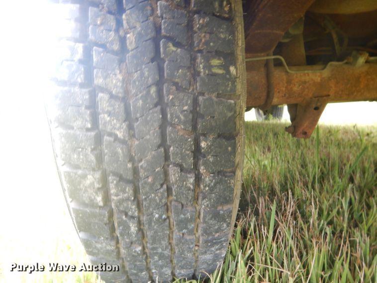 image for item DH5132 1990 Ford Econoline E350  ambulance