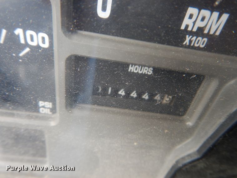 image for item DH5133 1999 International 4700  flatbed truck