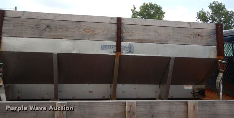 image for item DH5133 1999 International 4700  flatbed truck