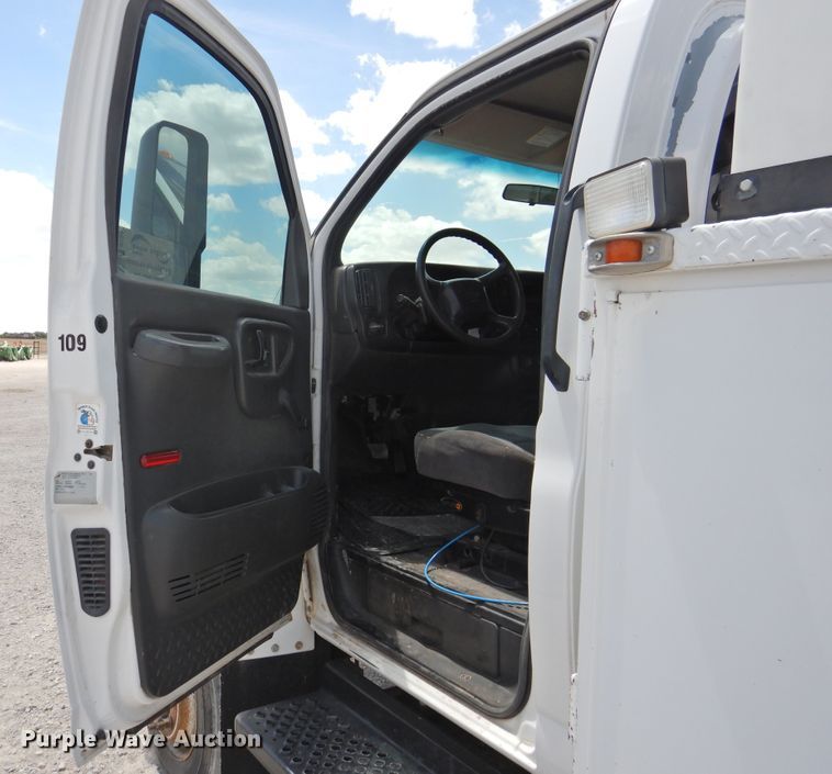 image for item DI0154 2009 Chevrolet C4500  service truck