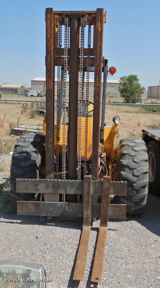 image for item DI0168 1980 John Deere 480B  forklift