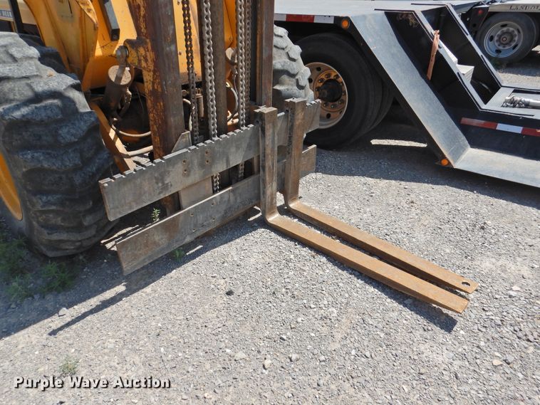 image for item DI0168 1980 John Deere 480B  forklift