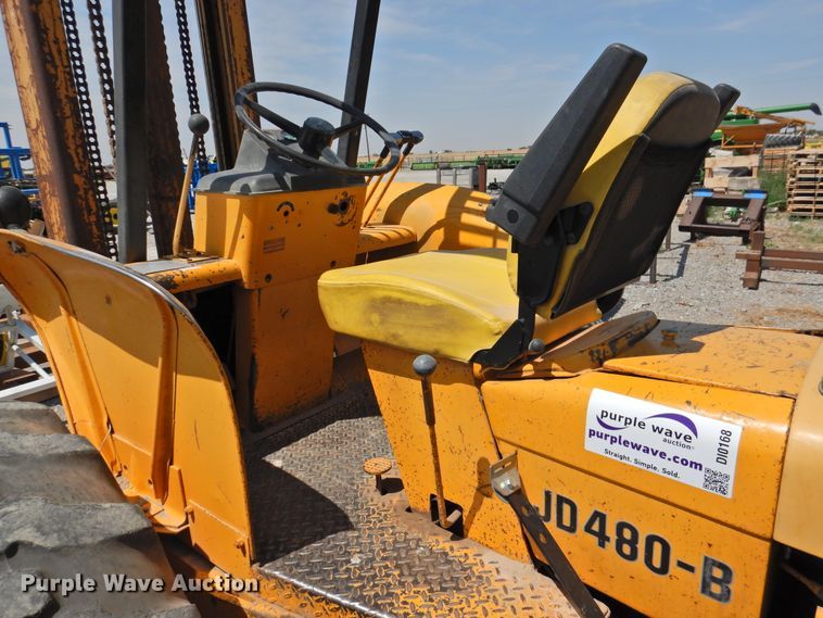 image for item DI0168 1980 John Deere 480B  forklift