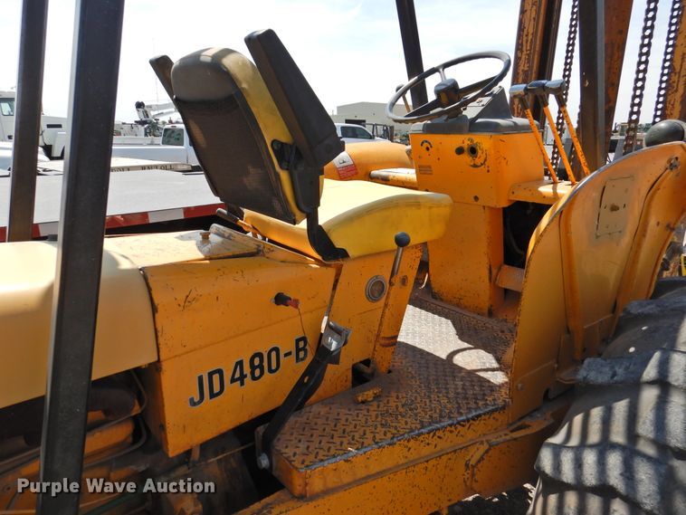 image for item DI0168 1980 John Deere 480B  forklift