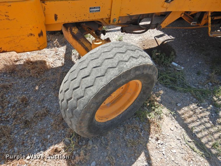 image for item DI0168 1980 John Deere 480B  forklift