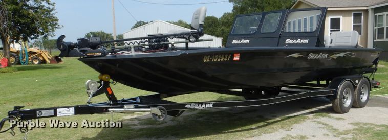 image for item DI0280 2018 SeaArk Predator 220  boat