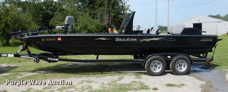 image for item DI0280 2018 SeaArk Predator 220  boat