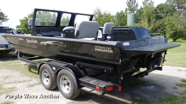 image for item DI0280 2018 SeaArk Predator 220  boat