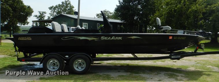 image for item DI0280 2018 SeaArk Predator 220  boat