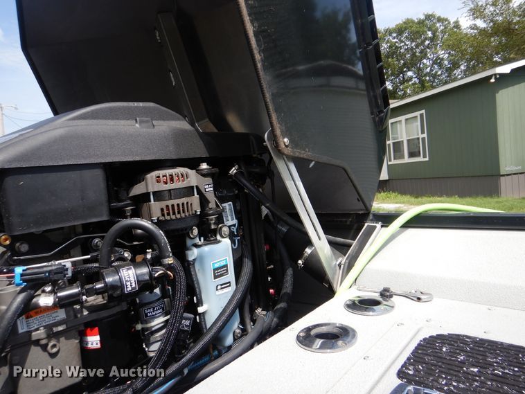 image for item DI0280 2018 SeaArk Predator 220  boat