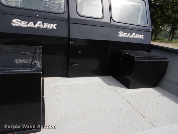 image for item DI0280 2018 SeaArk Predator 220  boat