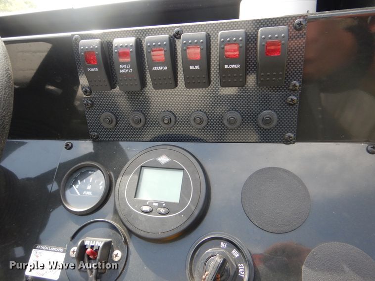 image for item DI0280 2018 SeaArk Predator 220  boat