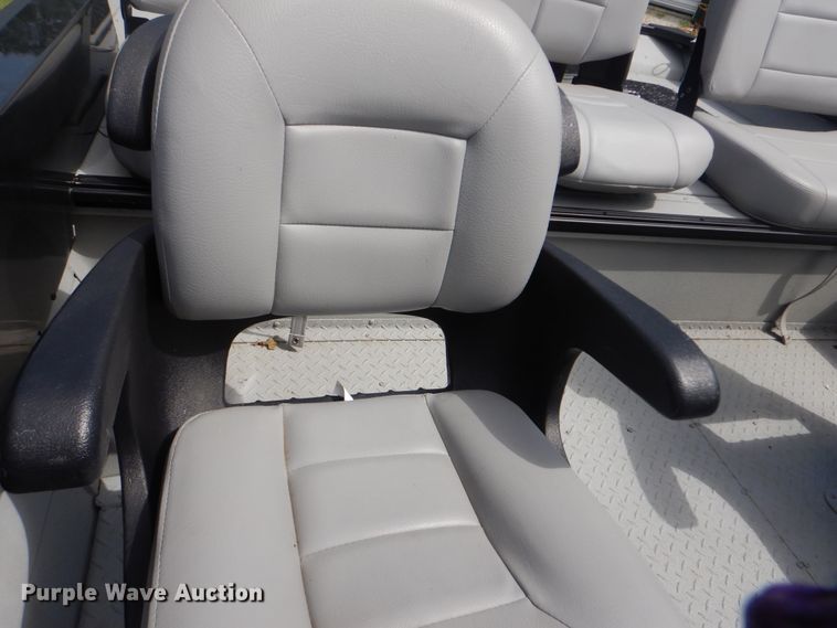 image for item DI0280 2018 SeaArk Predator 220  boat