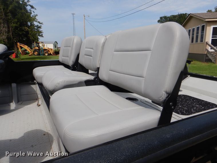 image for item DI0280 2018 SeaArk Predator 220  boat