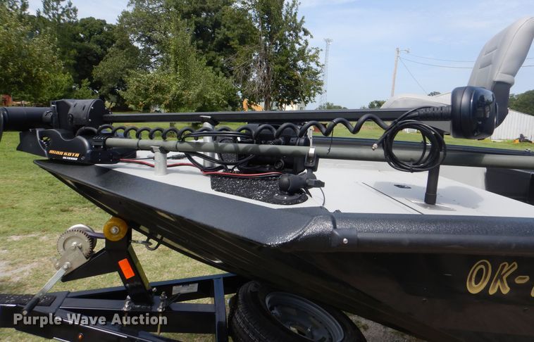 image for item DI0280 2018 SeaArk Predator 220  boat