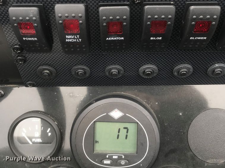 image for item DI0280 2018 SeaArk Predator 220  boat