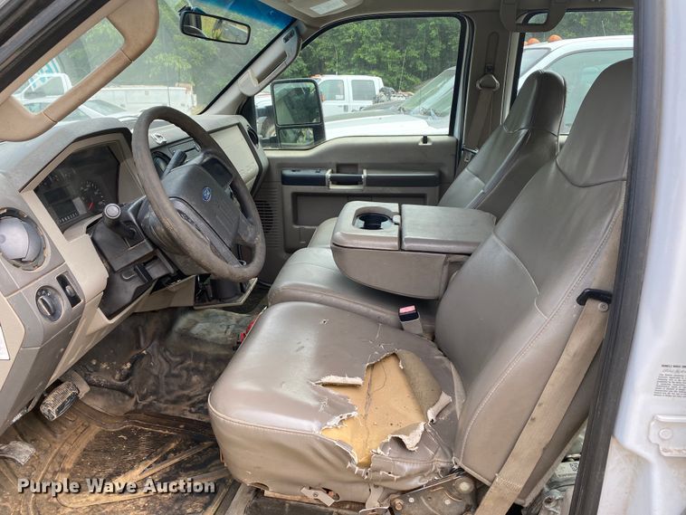 image for item DI8751 2008 Ford F550 Super Duty XL  Crew Cab flatbed truck