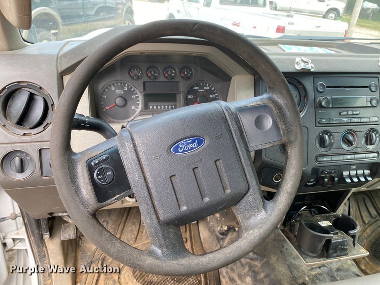 image for item DI8751 2008 Ford F550 Super Duty XL  Crew Cab flatbed truck