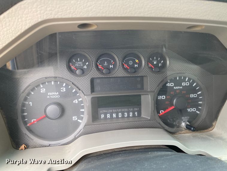 image for item DI8751 2008 Ford F550 Super Duty XL  Crew Cab flatbed truck