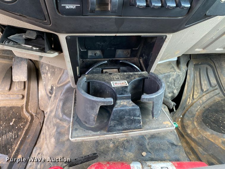 image for item DI8751 2008 Ford F550 Super Duty XL  Crew Cab flatbed truck