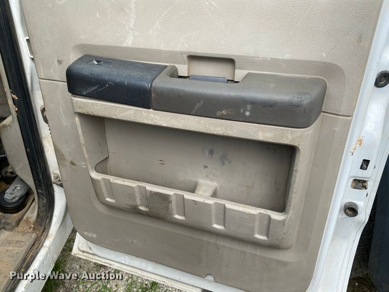 image for item DI8751 2008 Ford F550 Super Duty XL  Crew Cab flatbed truck