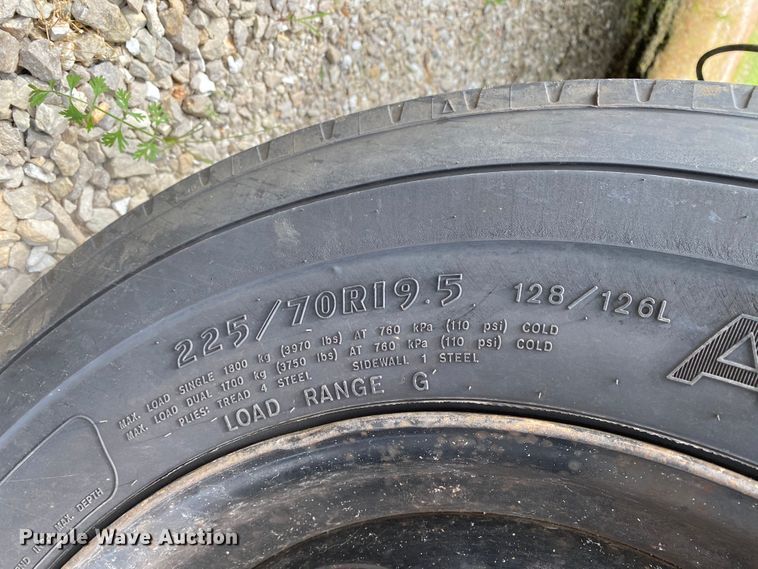 image for item DI8751 2008 Ford F550 Super Duty XL  Crew Cab flatbed truck