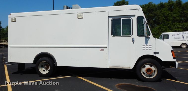 image for item DJ4277 1999 Chevrolet P40  delivery van