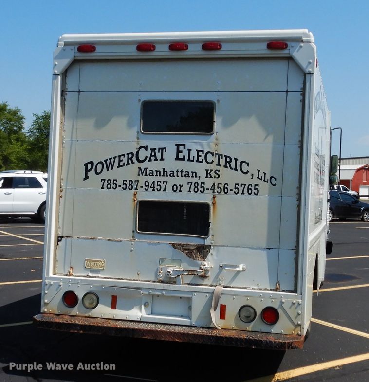 image for item DJ4278 1996 GMC Utilimaster  delivery van