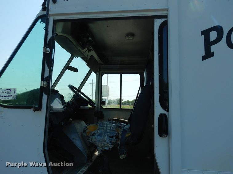 image for item DJ4278 1996 GMC Utilimaster  delivery van