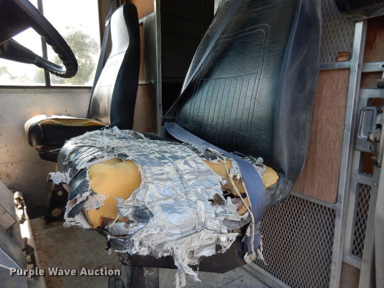 image for item DJ4278 1996 GMC Utilimaster  delivery van