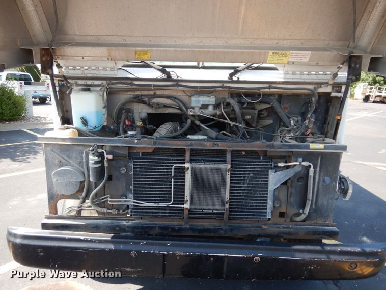 image for item DJ4278 1996 GMC Utilimaster  delivery van