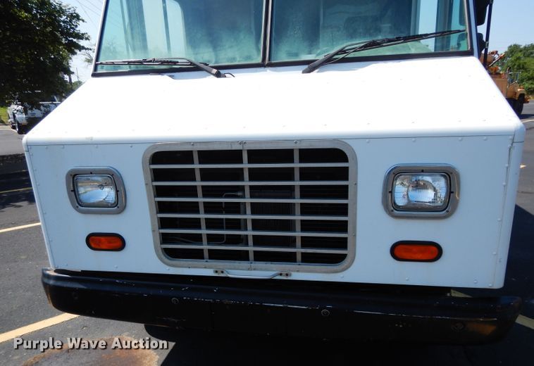 image for item DJ4278 1996 GMC Utilimaster  delivery van