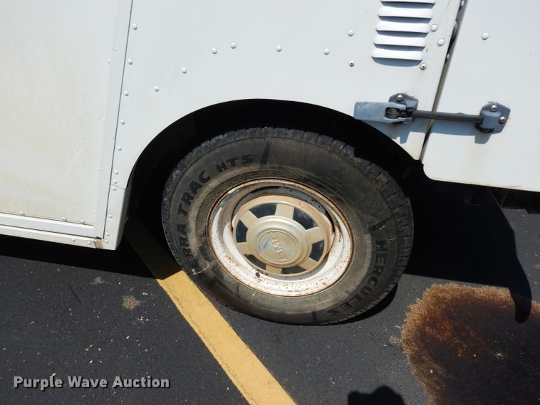 image for item DJ4278 1996 GMC Utilimaster  delivery van