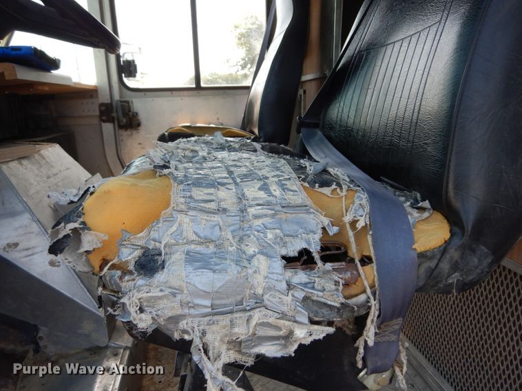 image for item DJ4278 1996 GMC Utilimaster  delivery van