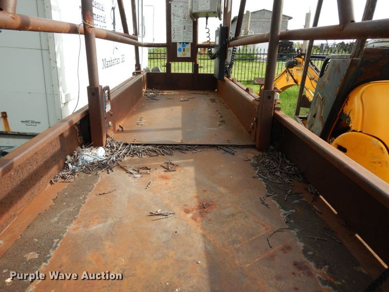 image for item DJ4293 1999 Genie  scissor lift