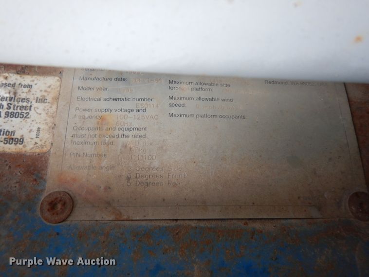 image for item DJ4293 1999 Genie  scissor lift