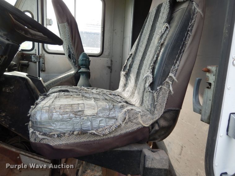 image for item DJ4294 1994 Chevrolet P30 Utilitmaster  delivery van