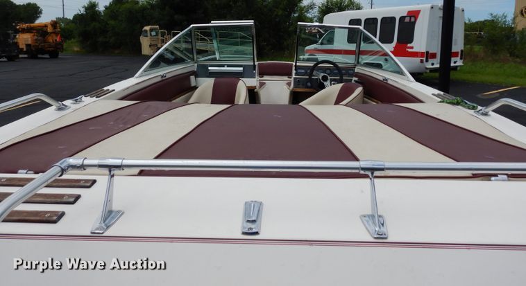image for item DJ4303 1987 Mach 1  boat